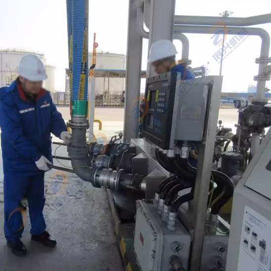 蒸気回収用のチューブ下部ローディングアーム